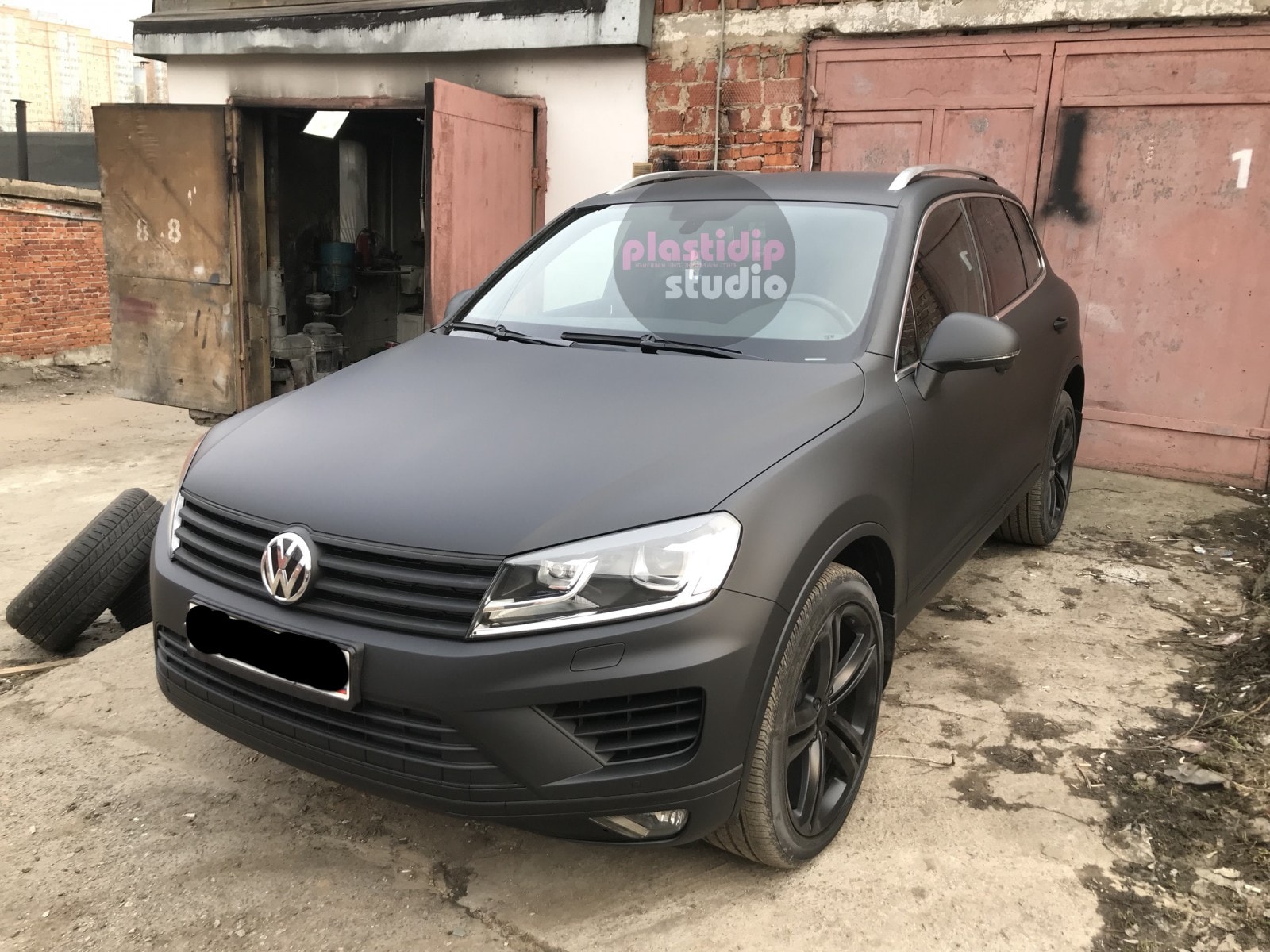 Матовый Volkswagen Touareg 2013